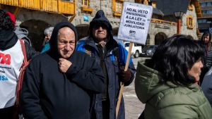 La jubilación mínima en el gobierno de Javier Milei está a punto de perforar la línea de la pobreza