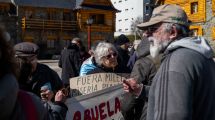 Imagen de Jubilados en Bariloche: “Antes podíamos llenar la heladera, ahorrar o comprarnos algo; ahora es imposible”