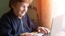 Imagen de Jubilados y pensionados pueden acceder a una computadora a través de Banco Nación: cómo hacer