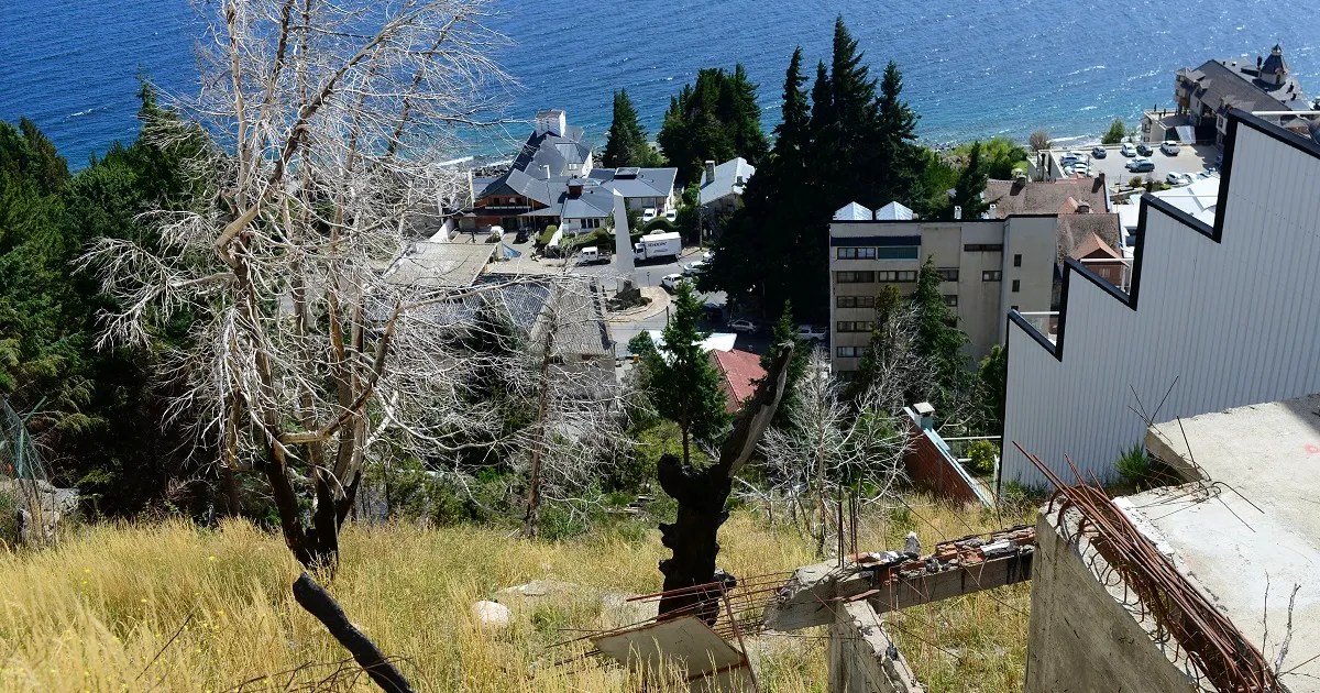 La tragedia ocurrió en la calle Don Bosco al 100e, cerca de la Barda del Ñireco en Bariloche. (foto dr archivo)