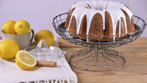 Este budín esponjoso de limón con semillas de amapola es ideal para el mate: ¡tomá nota!