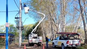 EDERSA realiza trabajos de urgencia en Roca ante el alerta por vientos que afecta a Río Negro y Neuquén