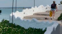 Imagen de La primavera se adelantó en las playas de Las Grutas, ¿Y si viajás a visitar el mar?