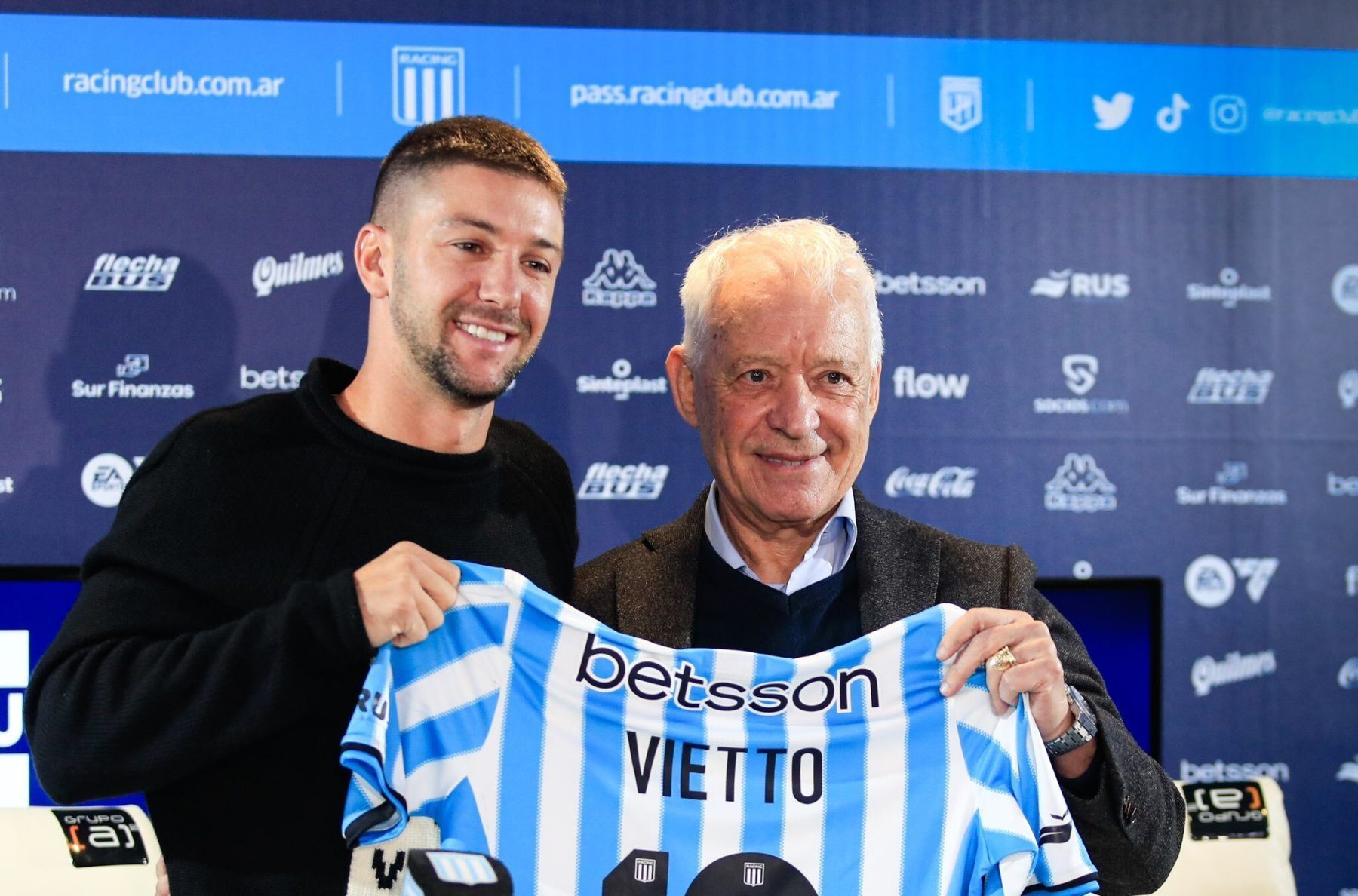 Luciano Vietto volvió a Racing después de 10 años.