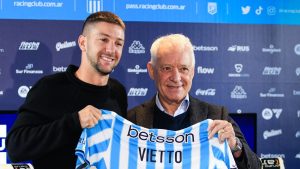 Racing presentó a Luciano Vietto y le tiró un palo al Huevo Acuña: «El que quiere volver…»