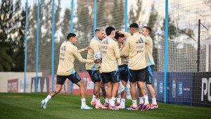 La Selección Argentina se mide contra Chile por las Eliminatorias: formaciones, hora y tevé