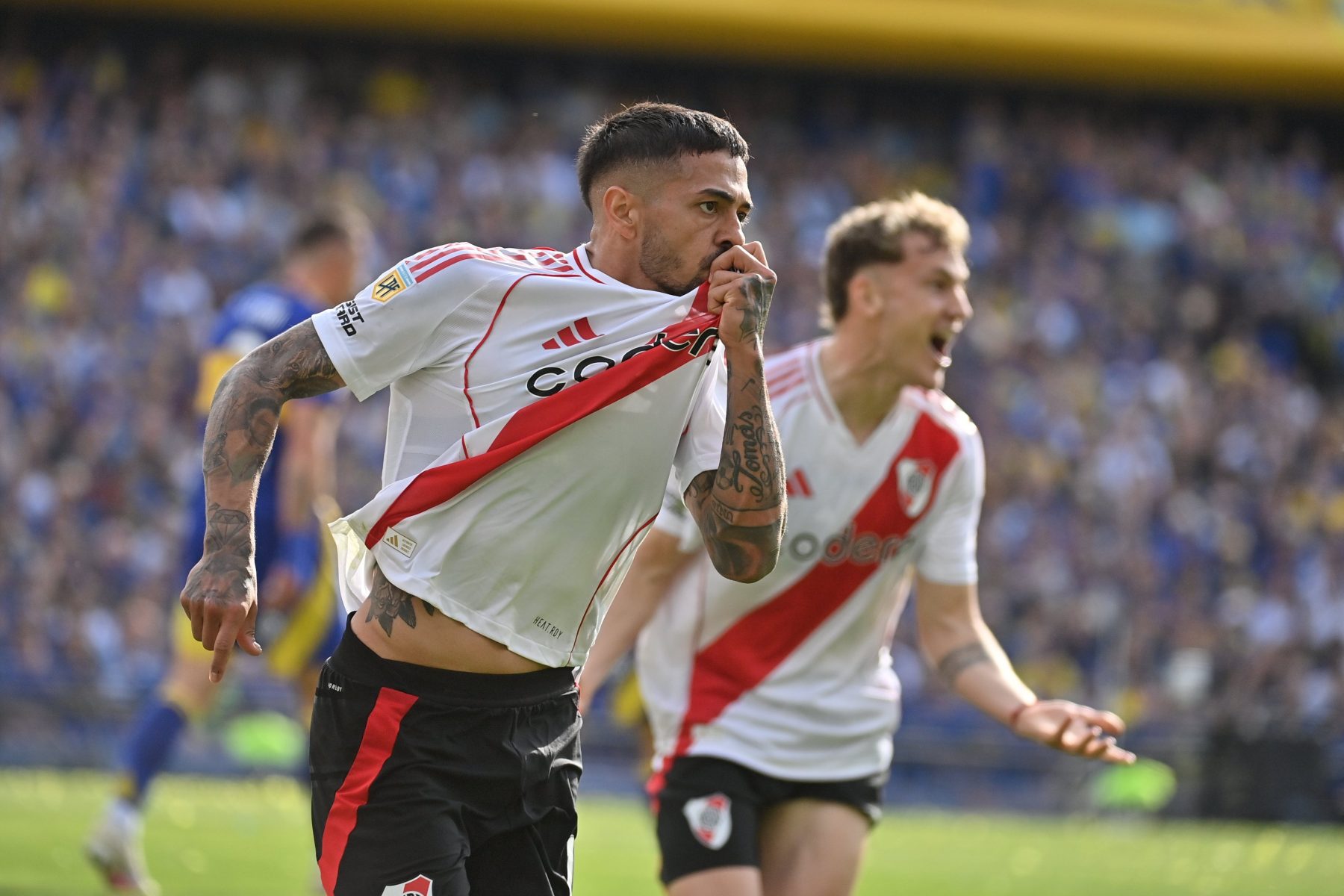 Lanzini metió el 1 a 0 para River ante Boca en la Bombonera. (Foto: @RiverPlate)