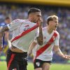 Imagen de Con gol de Lanzini y un final polémico, River le ganó a Boca en el Superclásico en la Bombonera