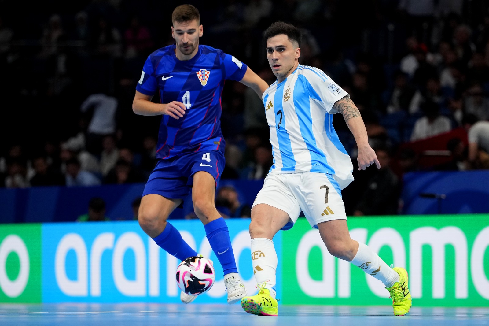 El combinado nacional se clasificó a los cuartos de final del Mundial de Futsal. Matías Rosa, autor de uno de los goles argentinos.