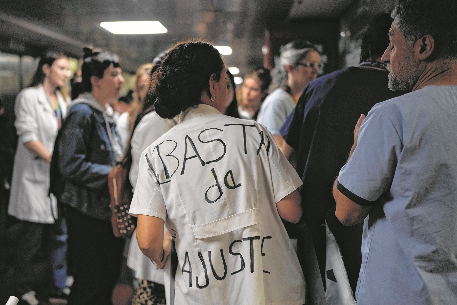  Protesta de trabajadores de salud(AP Photo/Natacha Pisarenko)