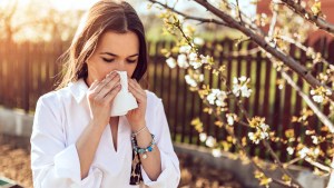 Con la primavera llegan las alergias: cómo evitarlas y cuáles son los mejores remedios caseros