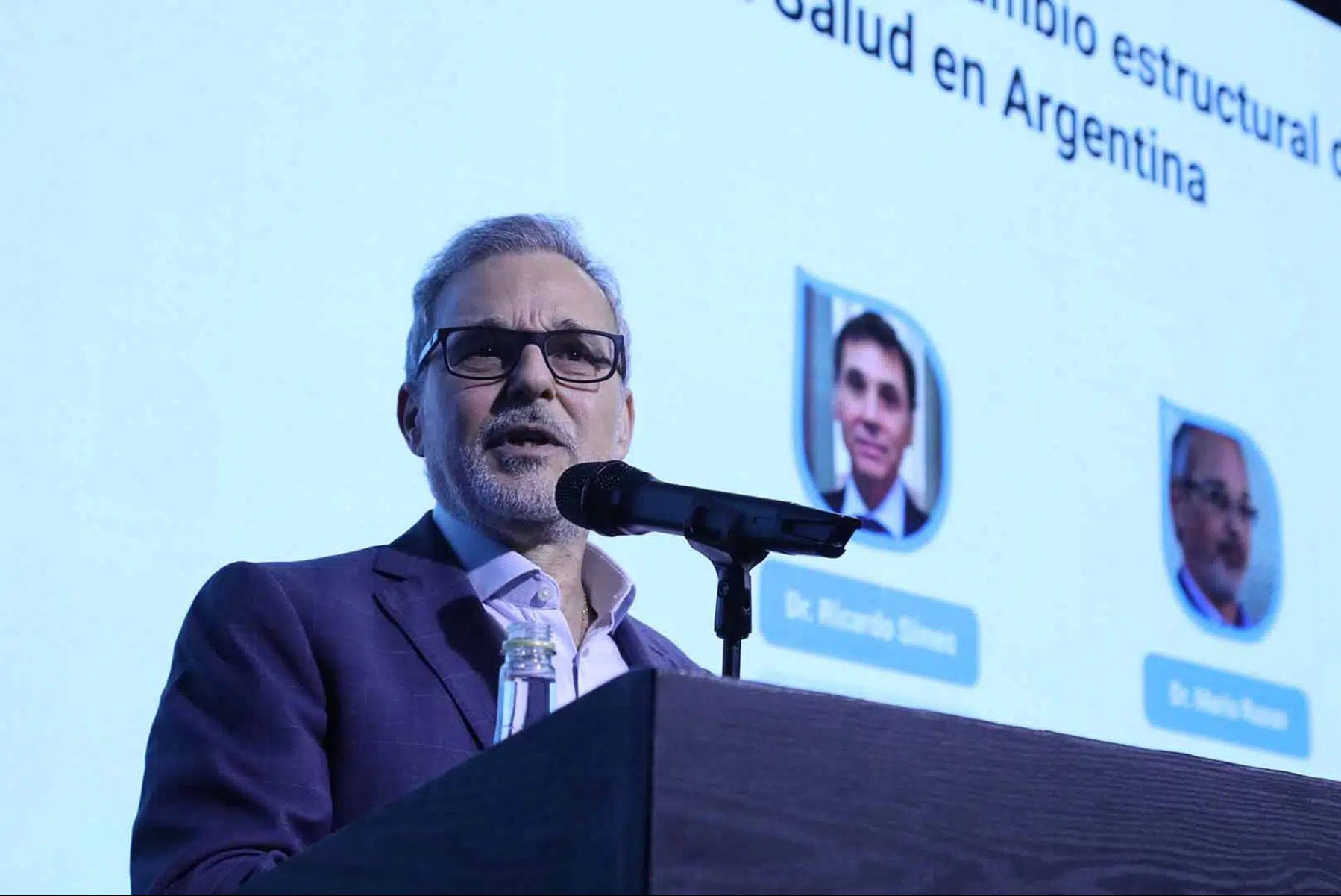 Mario Russo, ministro de Salud.