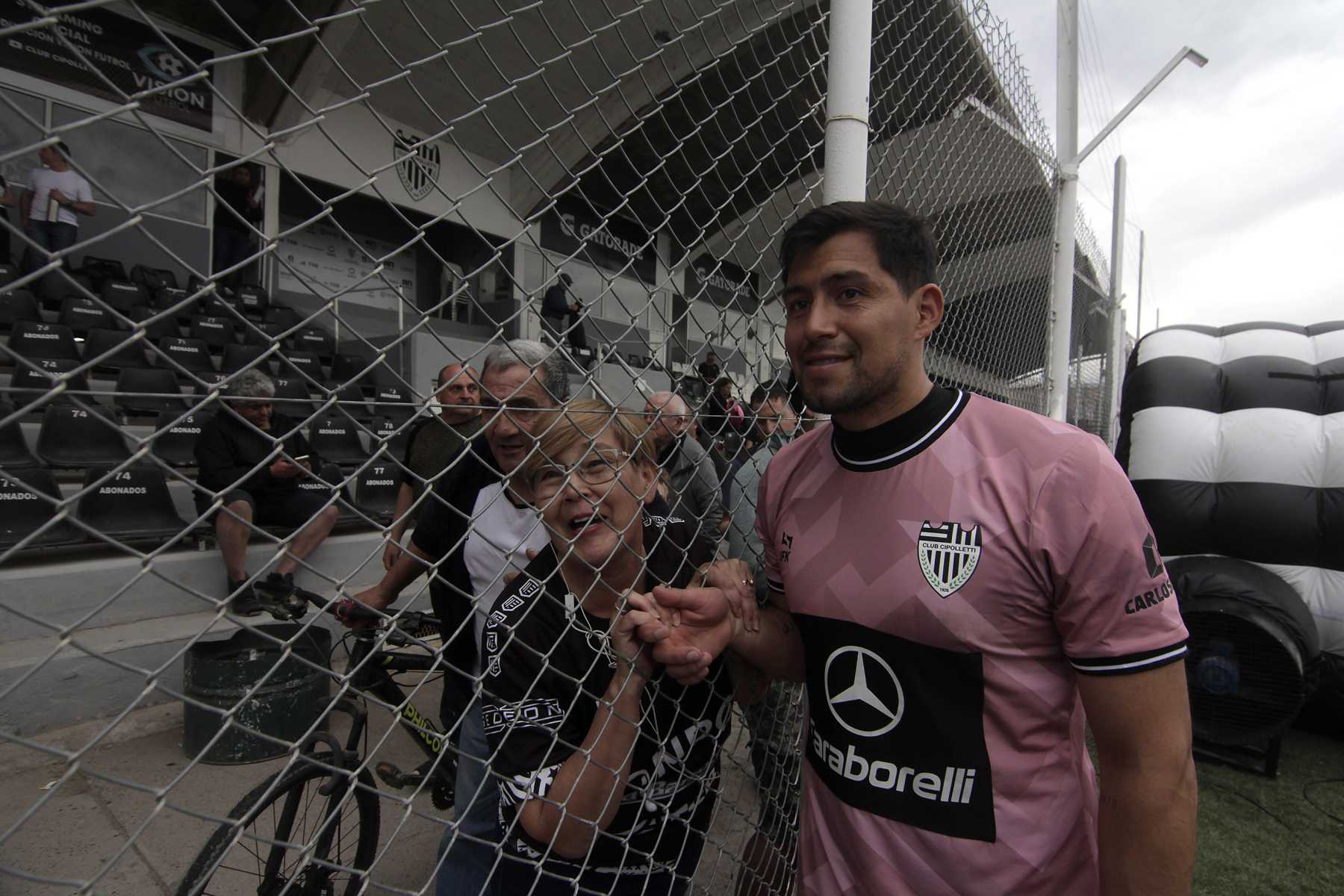 Facundo Crespo está cerca de asegurar su continuidad en Cipolletti. (Foto: Oscar Livera)