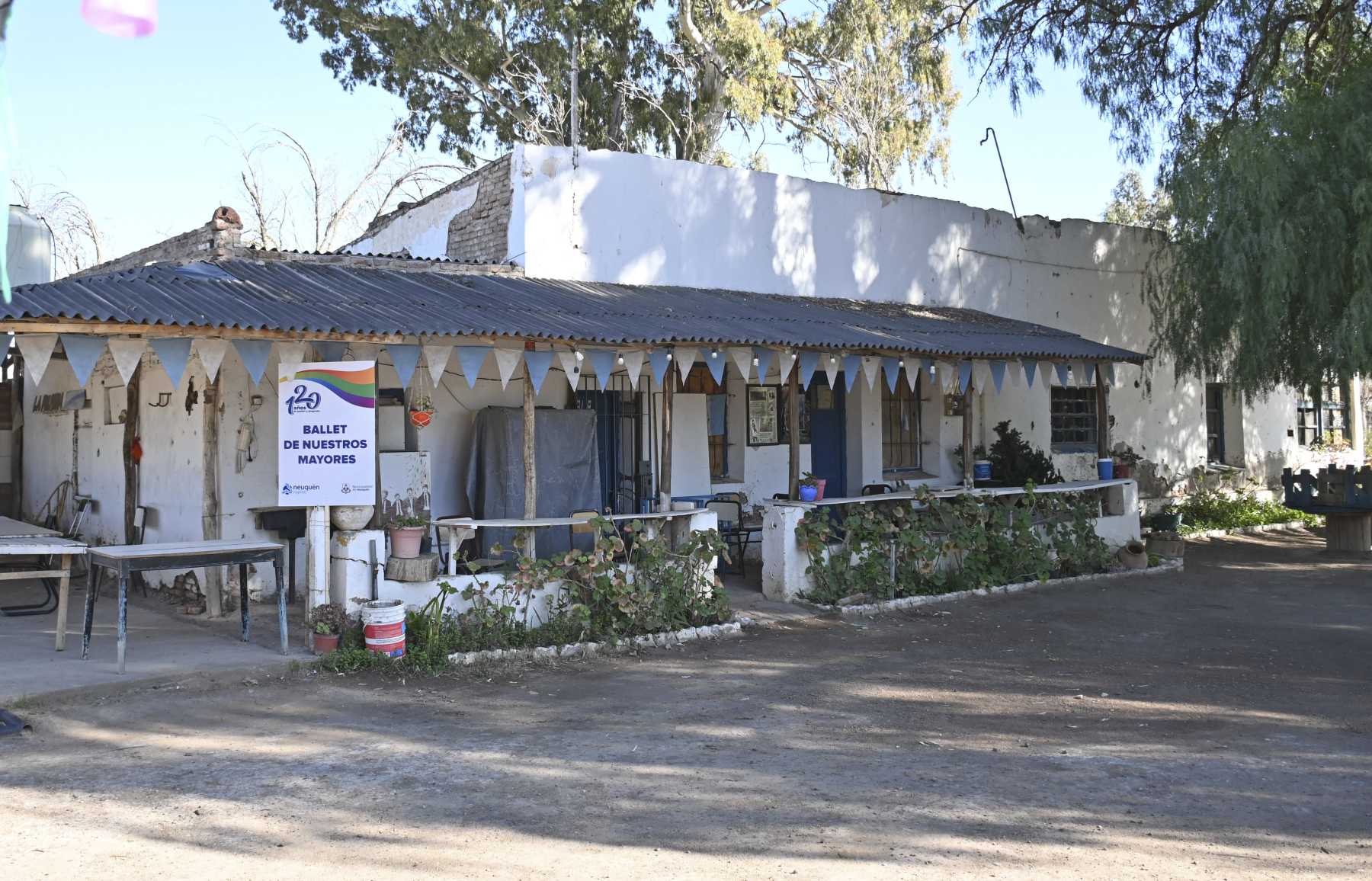 La casa del exgobernador Bouquet Roldán se encuentra en la intersección de calles Lanín y Anaya, en Neuquén. Foto: Florencia Salto.