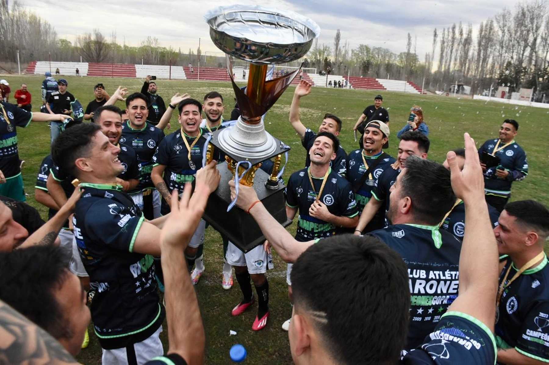 Maronese se consagró bicampeón de la Copa Neuquén. (Foto: Matías Subat)