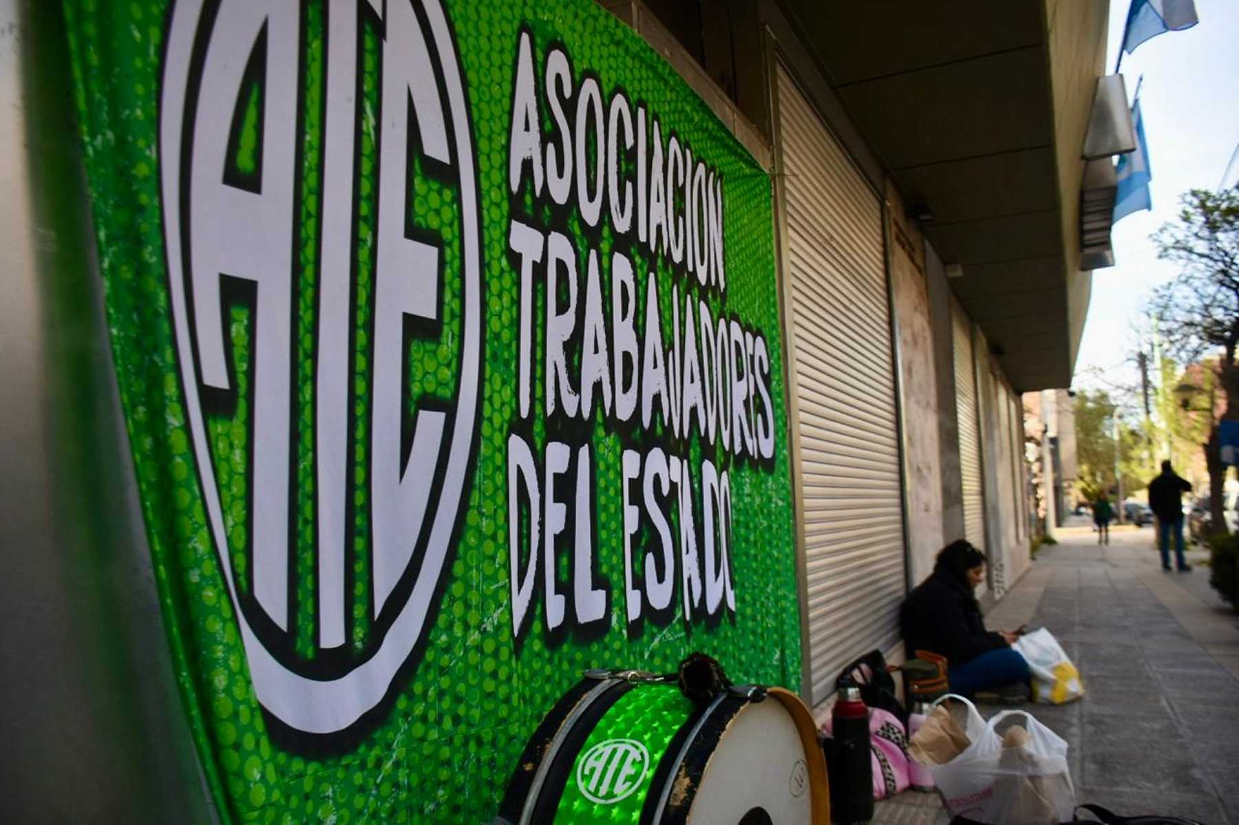 Bloquearon dos dependencias de Neuquén. Foto: Matías Subat.