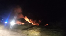 Imagen de Video | Incendio devastador en La Lobería: dos cabañas fueron consumidas por el fuego