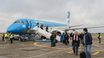 Imagen de Aerolíneas Argentinas podría ser privatizada: el gobierno de Milei analiza su venta tras los paros