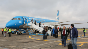 Aerolíneas Argentinas podría ser privatizada: el gobierno de Milei analiza su venta tras los paros