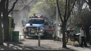 Ácido tóxico en el hospital de Roca: así llegaron bomberos a controlar una emergencia química