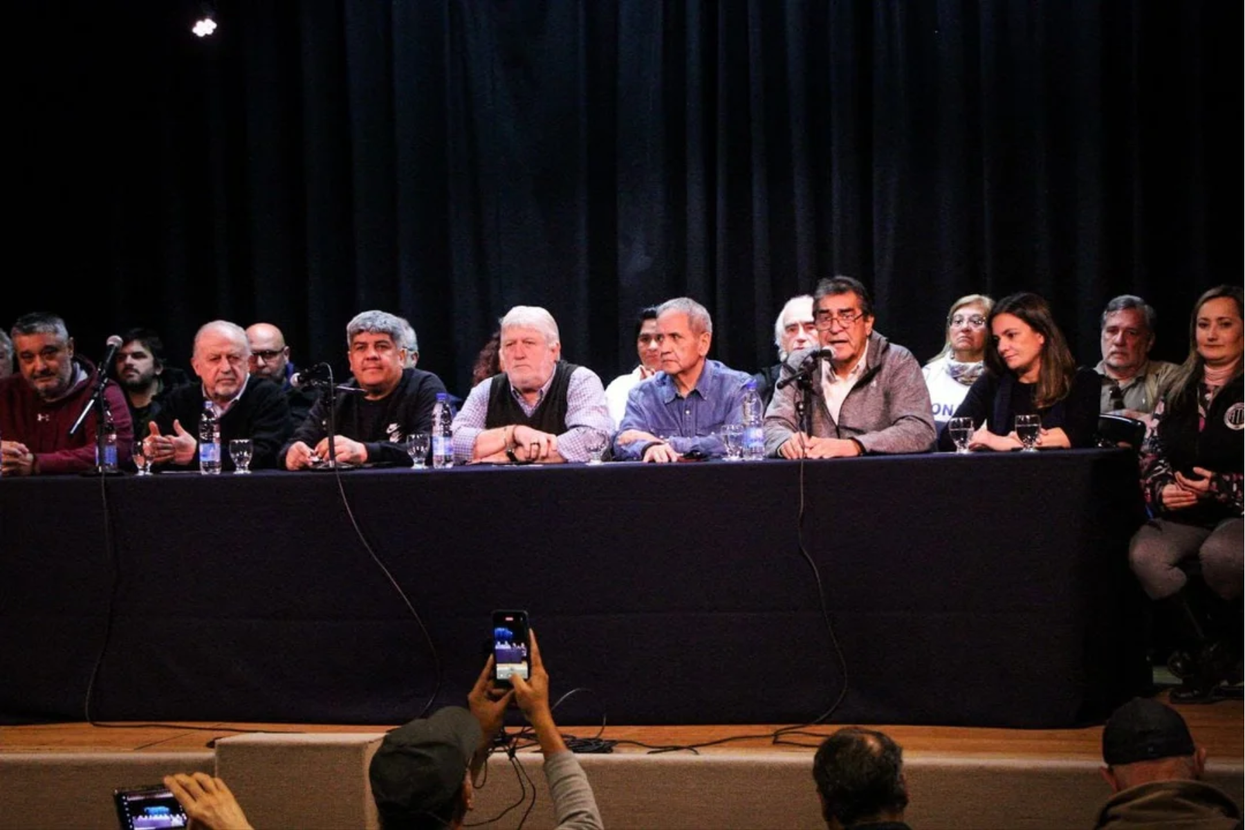 Las centrales sindicales convocaron a una movilización frente al Congreso. Foto: prensa CTA