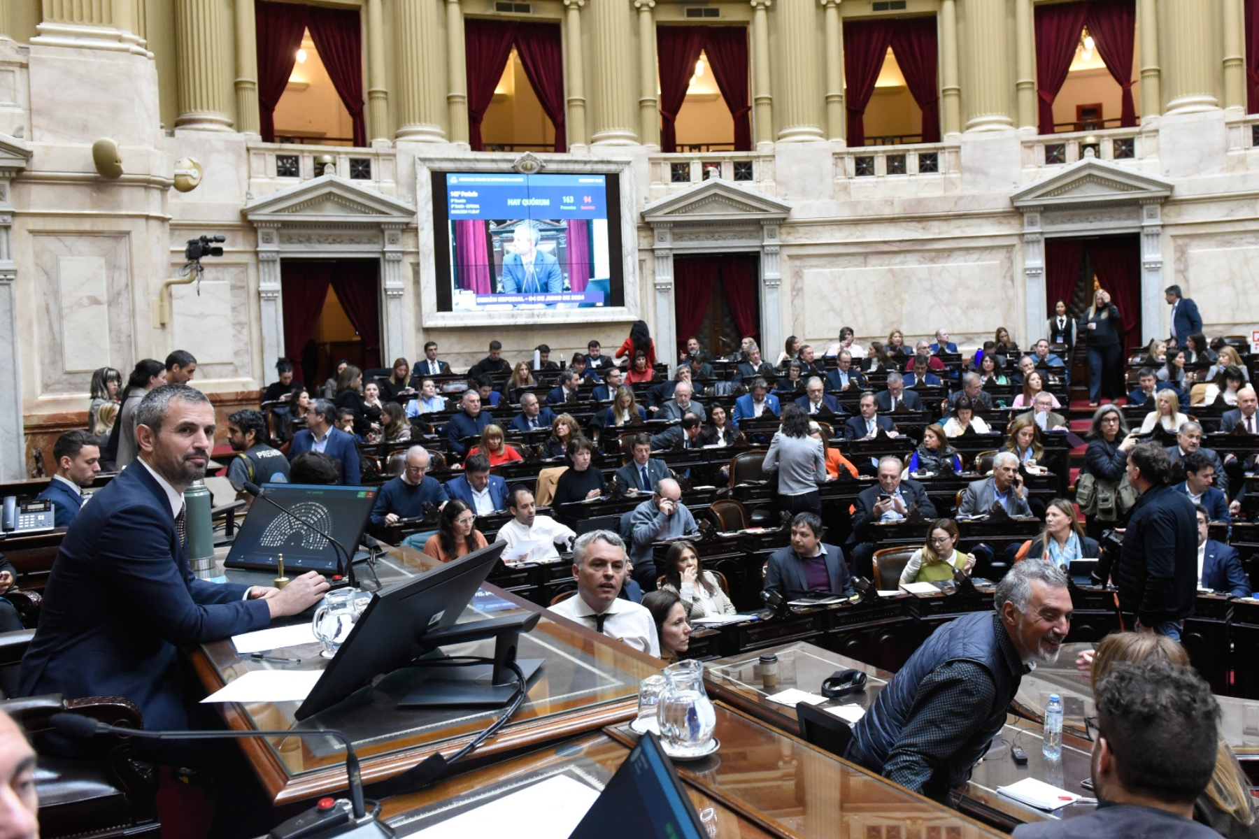 La oposición en el Congreso busca rechazar el veto de Javier Milei al financiamiento universitario.