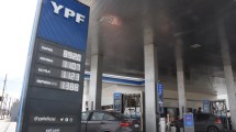 Imagen de YPF considera una baja en el precio de los combustibles: ¿cuándo ocurriría el cambio?