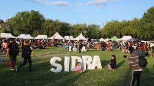 El Festival de la Sidra resiste el viento: Roca estrena el predio de la Fiesta de la Manzana 2025