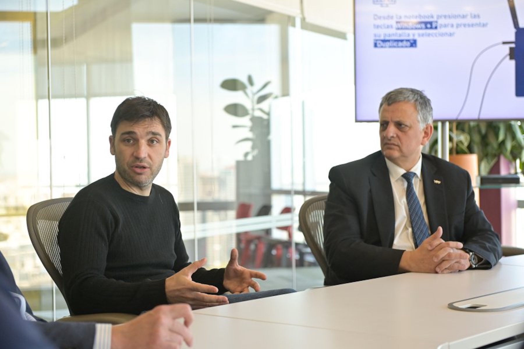 Ignacio Torres se reunió con Horacio Marin. 