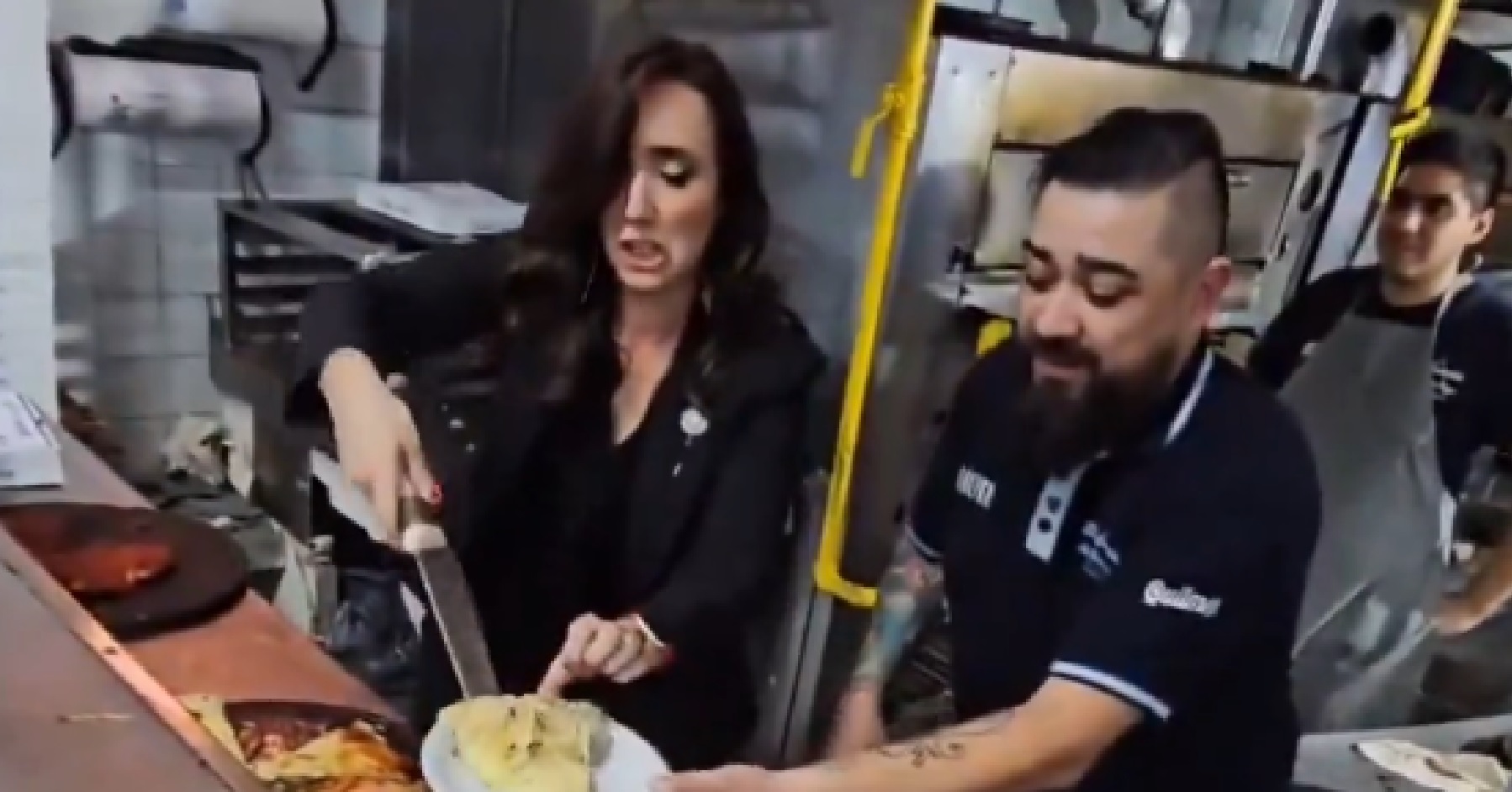 Victoria Villarruel fue a una pizzería y se volvió viral en redes.