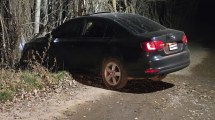 Imagen de Robaron un auto en Centenario: escaparon de un control y chocaron a gran velocidad