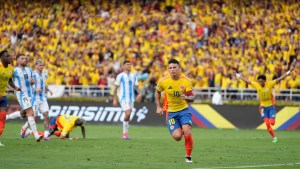 Con un polémico penal, Colombia le ganó a Argentina en Barranquilla por Eliminatorias