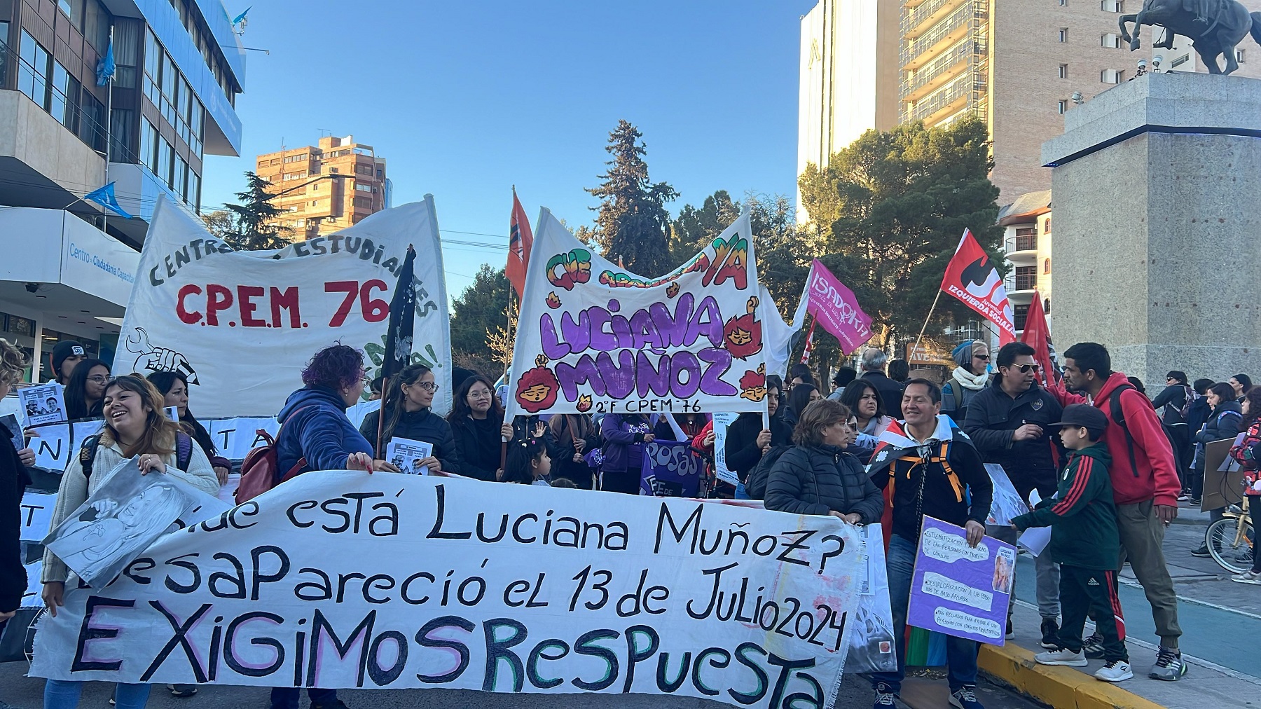 "Nunca la dejamos de buscar": ministros de Neuquén recibieron a la abuela de Luciana Muñoz (Foto: Oscar Livera)