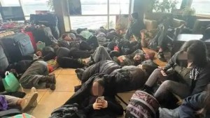 Versiones cruzadas por las quejas de un viaje de egresados en Bariloche y la atención a los jóvenes