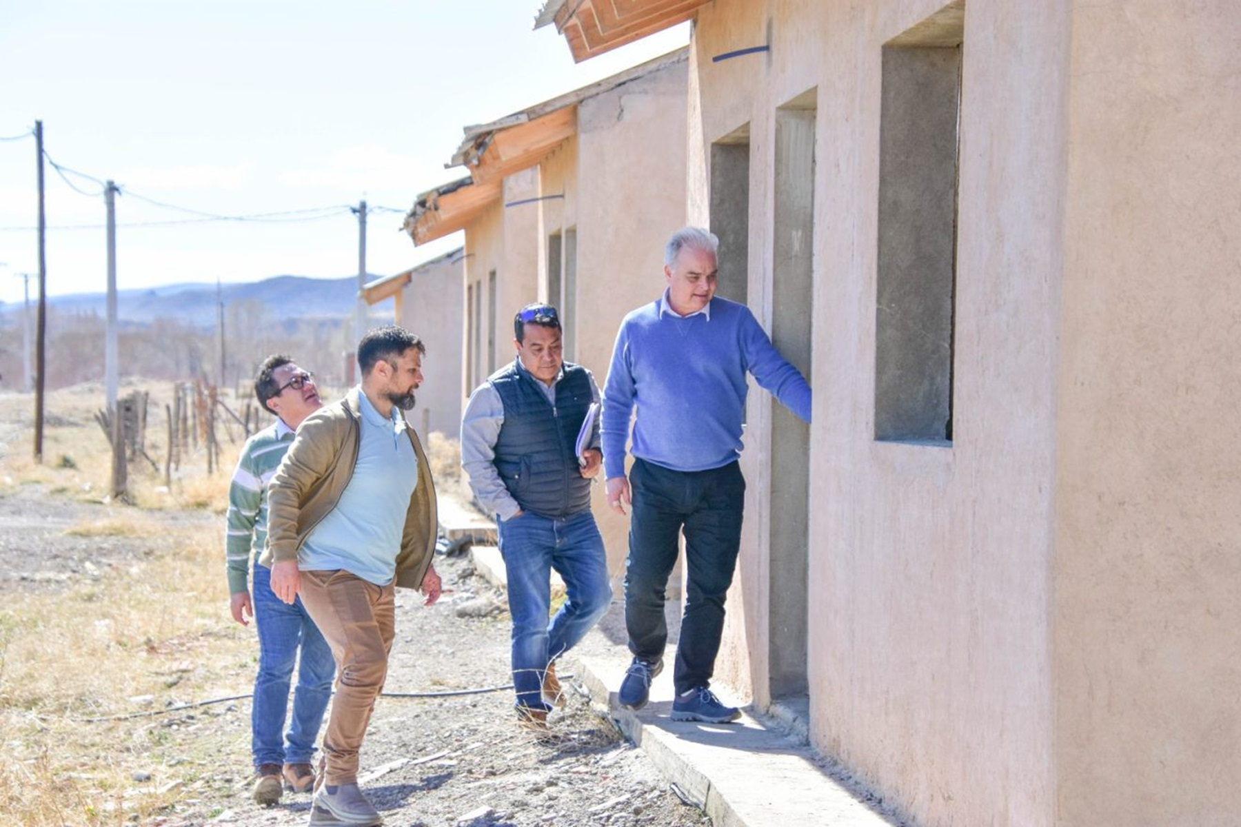 El anuncio fue en el marco de la firma de un convenio entre el IPVU-ADUS y el municipio de Loncopué. Foto: municipio de Neuquén.