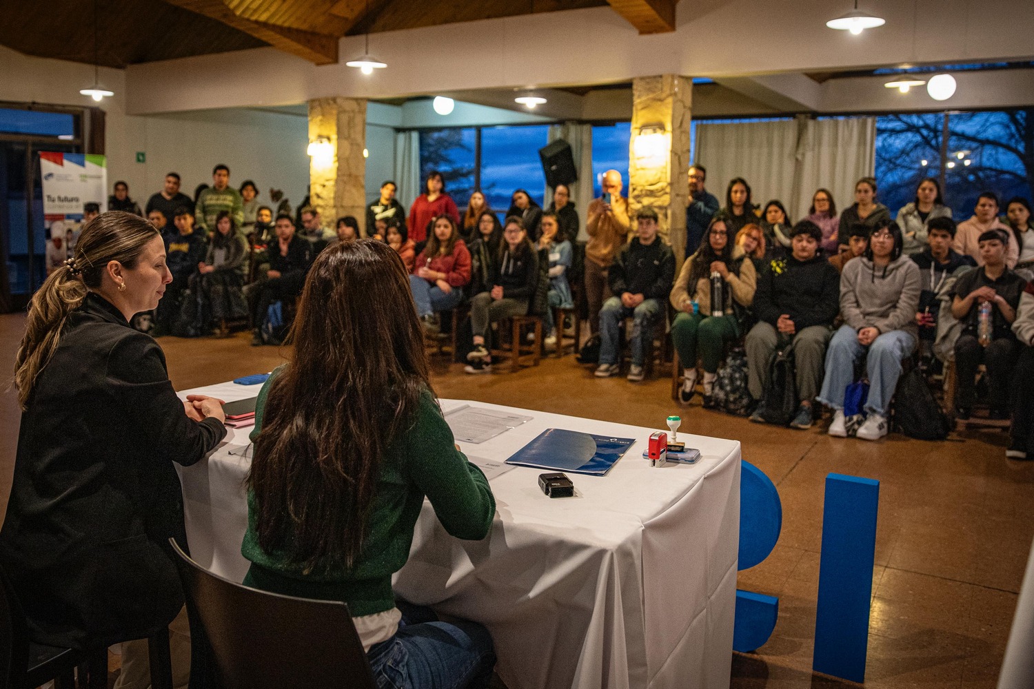 El acto se celebró en las instalaciones de la institución académica y contó con la presencia de los estudiantes de las distintas carreras que allí se dictan.