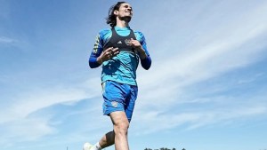 Buenas noticias en Boca: Edinson Cavani entrenó a la par y se metería en el once del Superclásico