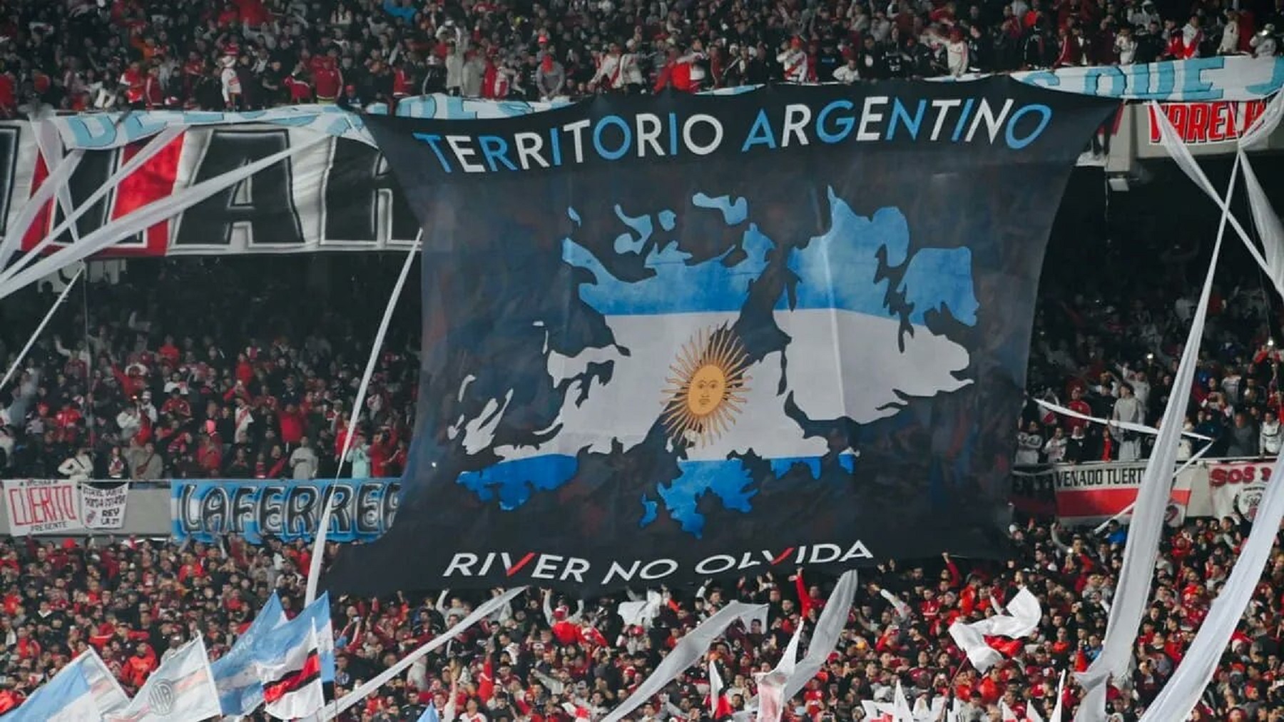 La Conmebol le prohibió a River exhibir tres telones en el duelo de Copa Libertadores.