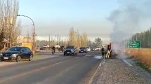 Imagen de Video | Humo en el Tercer Puente: en la Ruta 151 se incendió un auto