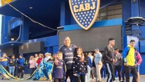 Su abuelo les regaló estar en el Superclásico: «Ansiosos por entrar», desde Cipolletti para ver Boca vs. River