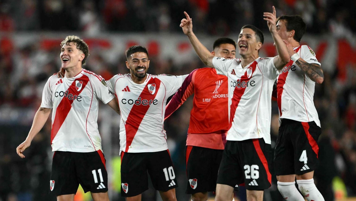 Colidio, Lanzini, Nacho y todo River festejan el pase a las semifinales de la Libertadores.
