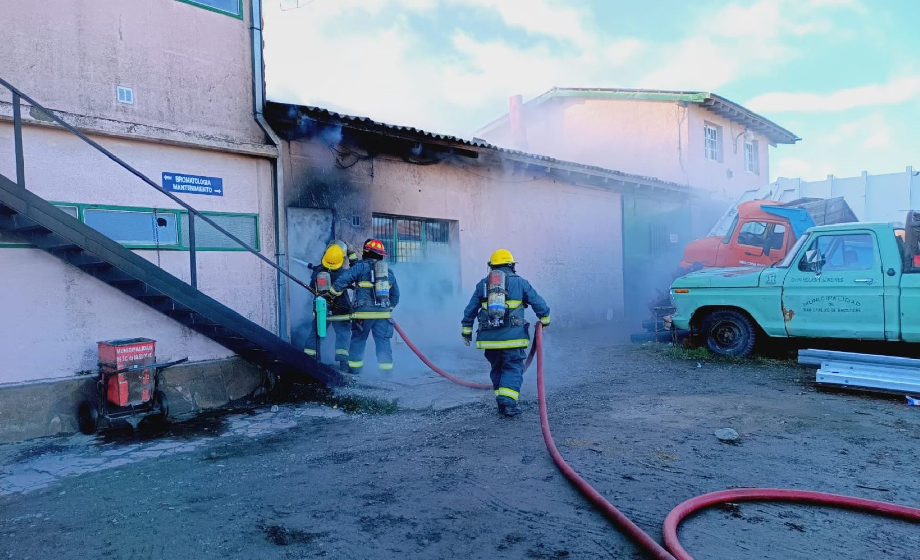 El fuego afectó las instalaciones del corralón municipal. Foto. Gentileza