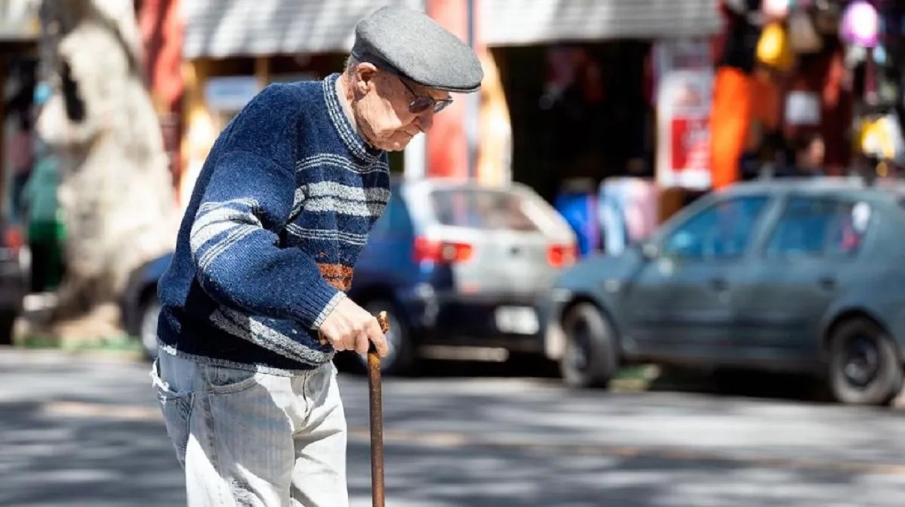 Pensionados ANSES.-