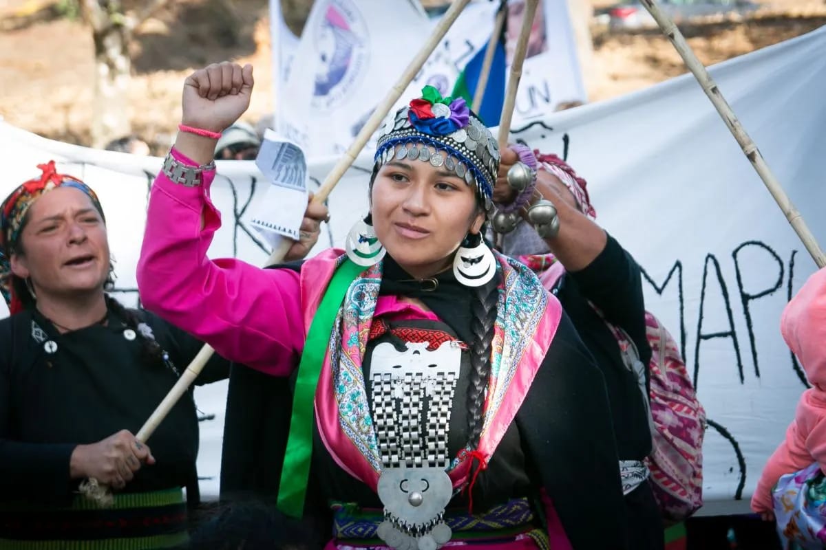 Betiana Colhuan tiene 23 años. Sus dos hijos nacieron en Mascardi. Foto: gentileza