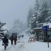 Imagen de Bariloche recibió la primavera con una nevada que promete quedarse