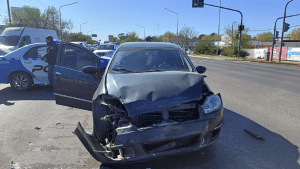 Dos choques para complicar el tránsito en Neuquén: lunes accidentado en las Rutas 22 y 7