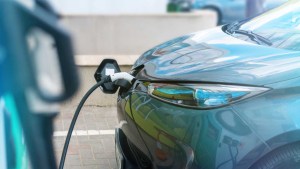 Los vehículos eléctricos superaron a los autos a nafta: conocé el país que logró este hito