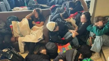 Imagen de Quejas de viaje de egresados en Bariloche: «Tenemos la sensación de que es un campamento de refugiados»