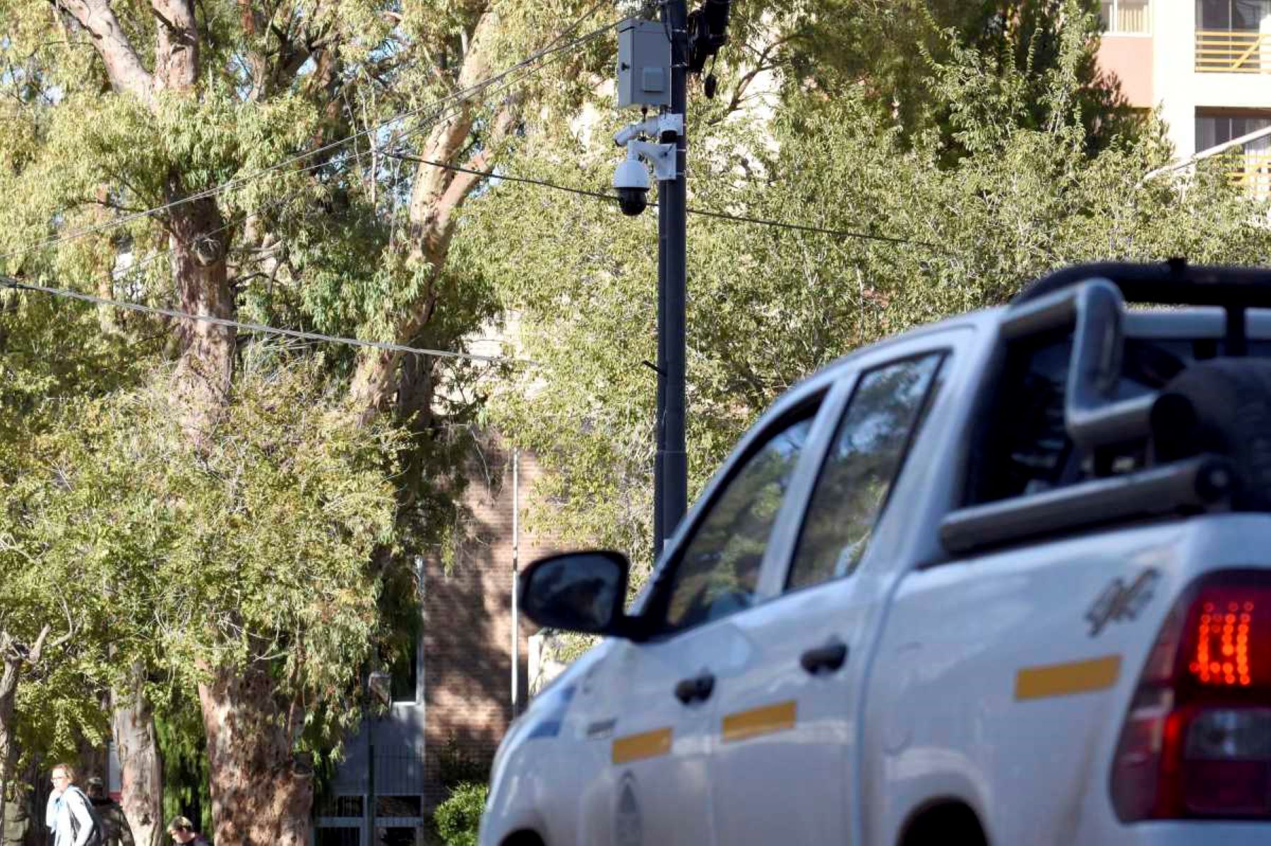 Instalan más cámaras  fotomultas en Neuquén. Foto: Matías Subat.