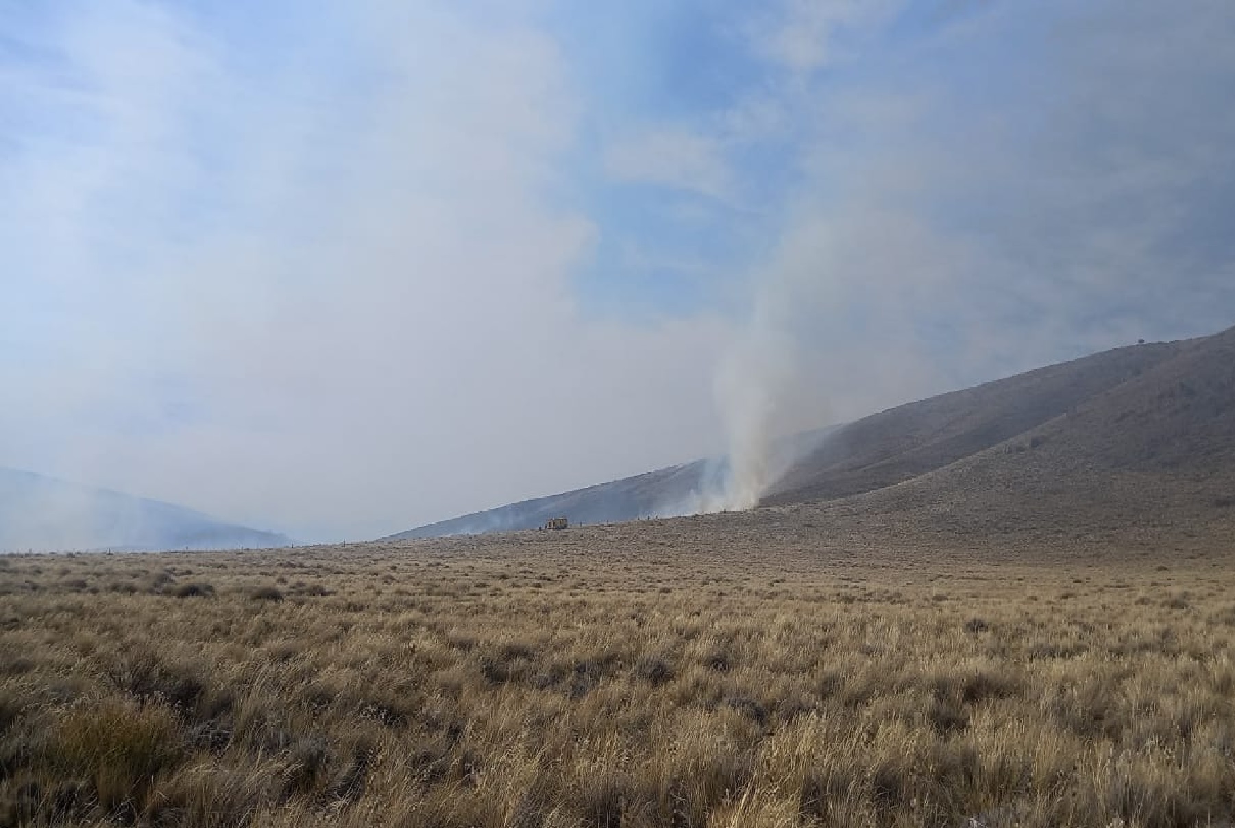 El incendio es en una propiedad privada. Foto gentileza